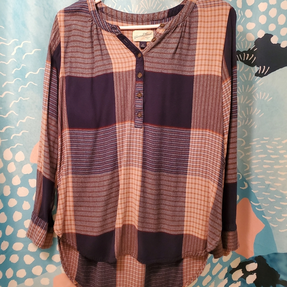 Super Comfy Plaid Blouse in Navy and Light Brown (M)